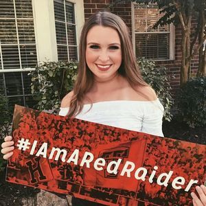 Meet your Posher, Macy